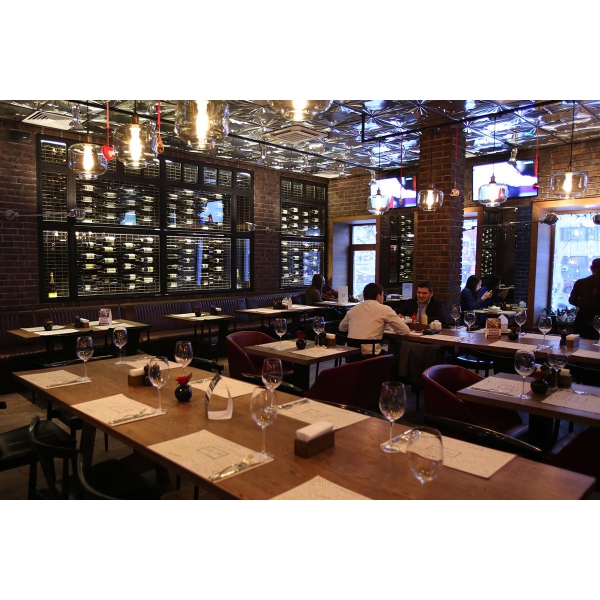 Ресторанный сервис бронирования столиков menu-rest.com - Интерьер ресторана "CORNER BURGER"