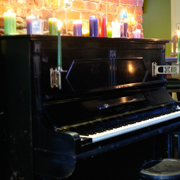 Ресторанный сервис бронирования столиков menu-rest.com - Интерьер ресторана "Tolstoy pub"