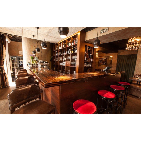 Ресторанный сервис бронирования столиков menu-rest.com - Интерьер ресторана "Cork Wine & Tapas Bar"