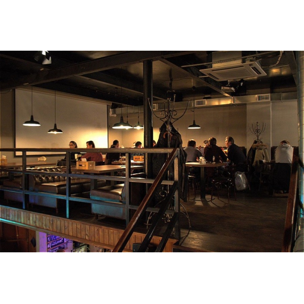 Ресторанный сервис бронирования столиков menu-rest.com - Интерьер ресторана "Крафт & Драфт Taganka Local PUB"