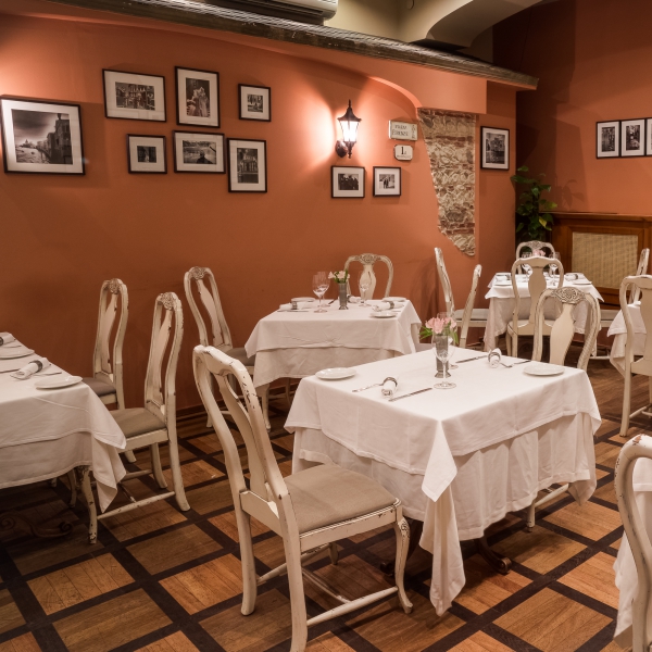 Ресторанный сервис бронирования столиков menu-rest.com - Интерьер ресторана "Итальянец"