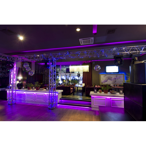 Ресторанный сервис бронирования столиков menu-rest.com - Интерьер ресторана "Кафе в Киноцентре на Красной Пресне"