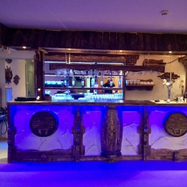 Ресторанный сервис бронирования столиков menu-rest.com - Интерьер ресторана "Замок"