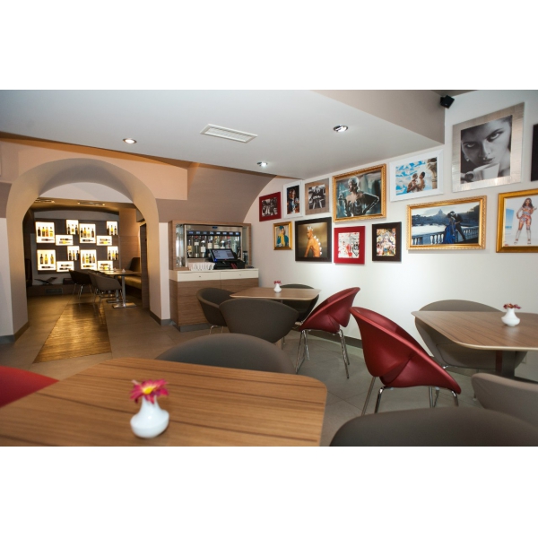 Ресторанный сервис бронирования столиков menu-rest.com - Интерьер ресторана "Lavazza Espression"