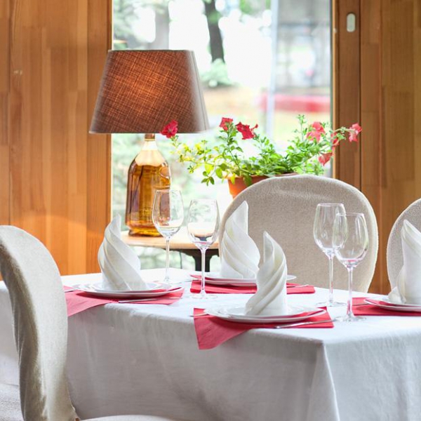 Ресторанный сервис бронирования столиков menu-rest.com - Интерьер ресторана "Твин Пигз"