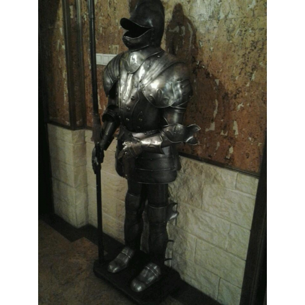 Ресторанный сервис бронирования столиков menu-rest.com - Интерьер ресторана "Камелот"