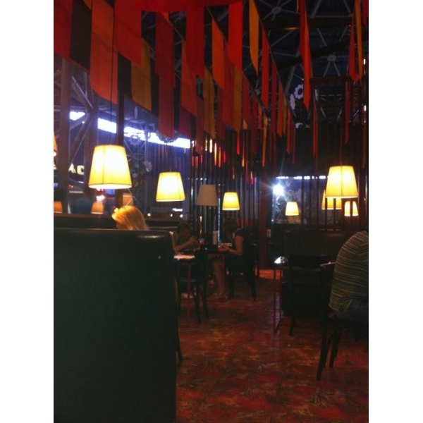 Ресторанный сервис бронирования столиков menu-rest.com - Интерьер ресторана "Maki Maki"