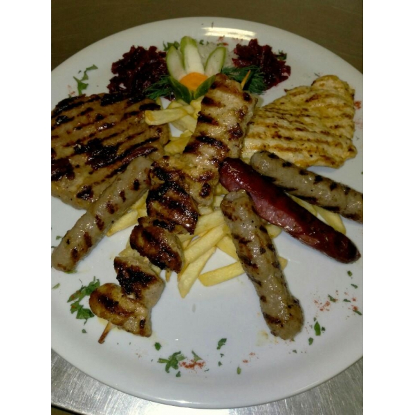 Ресторанный сервис бронирования столиков menu-rest.com - Интерьер ресторана "Балканский гурман"