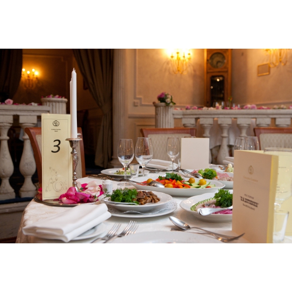 Ресторанный сервис бронирования столиков menu-rest.com - Интерьер ресторана "Ф.М. Достоевский"