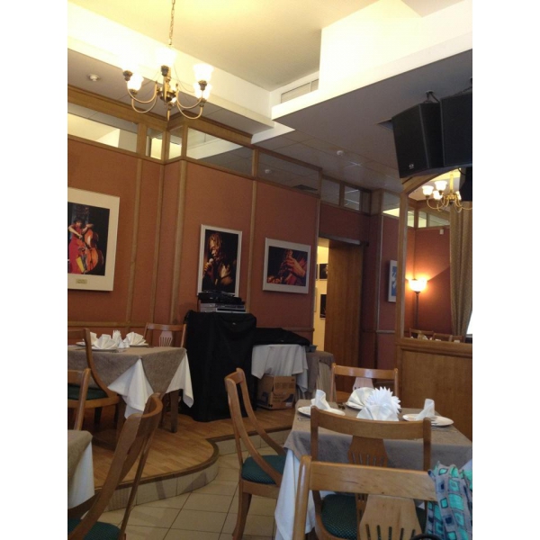 Ресторанный сервис бронирования столиков menu-rest.com - Интерьер ресторана "Белый рояль"