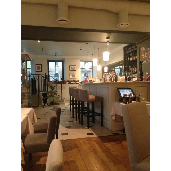 Ресторанный сервис бронирования столиков menu-rest.com - Интерьер ресторана "Romeo`s bar & kitchen"