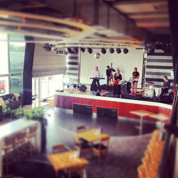 Ресторанный сервис бронирования столиков menu-rest.com - Интерьер ресторана "Наbeerежная"