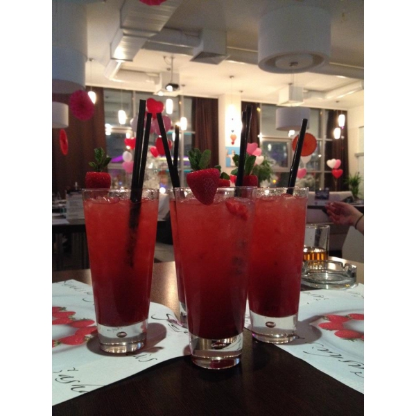 Ресторанный сервис бронирования столиков menu-rest.com - Интерьер ресторана "Sasha`s bar"