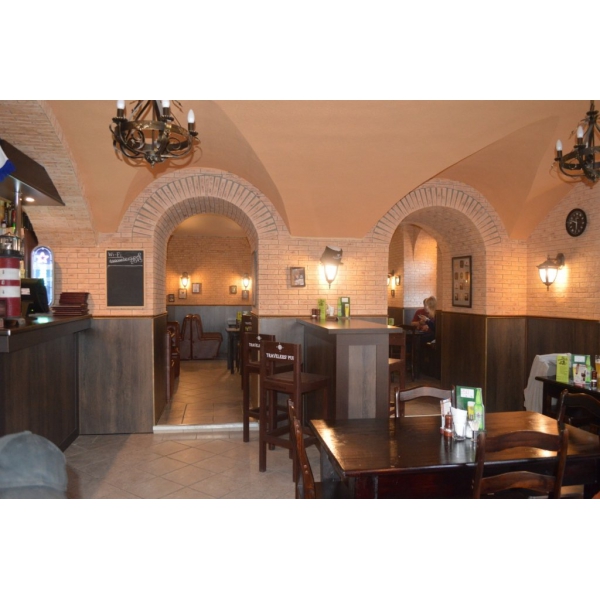 Ресторанный сервис бронирования столиков menu-rest.com - Интерьер ресторана "Travelers` Pub"
