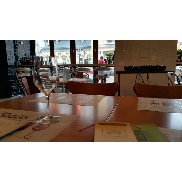 Ресторанный сервис бронирования столиков menu-rest.com - Интерьер ресторана "Скоро весна"