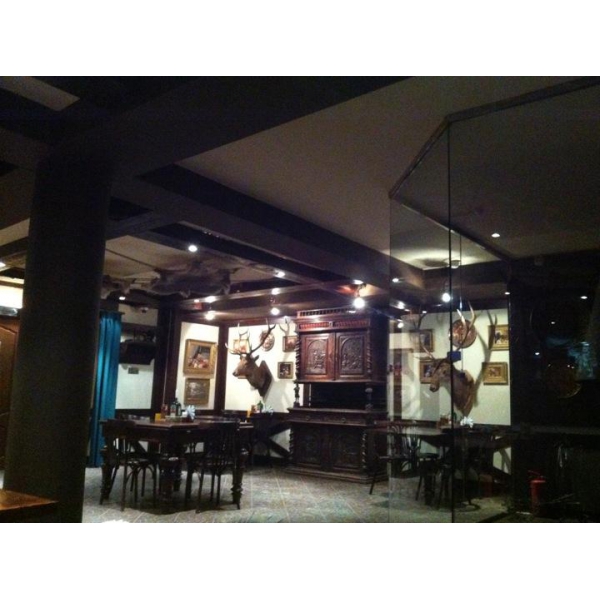 Ресторанный сервис бронирования столиков menu-rest.com - Интерьер ресторана "Jager Haus"