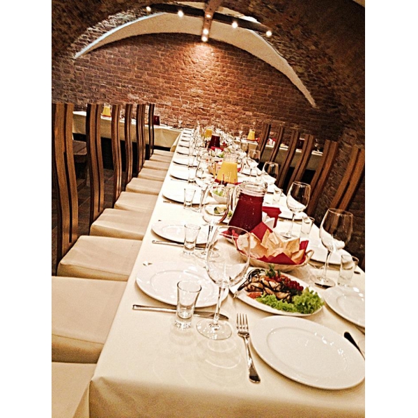 Ресторанный сервис бронирования столиков menu-rest.com - Интерьер ресторана "Valenki & Varezhka"