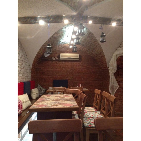 Ресторанный сервис бронирования столиков menu-rest.com - Интерьер ресторана "Valenki & Varezhka"