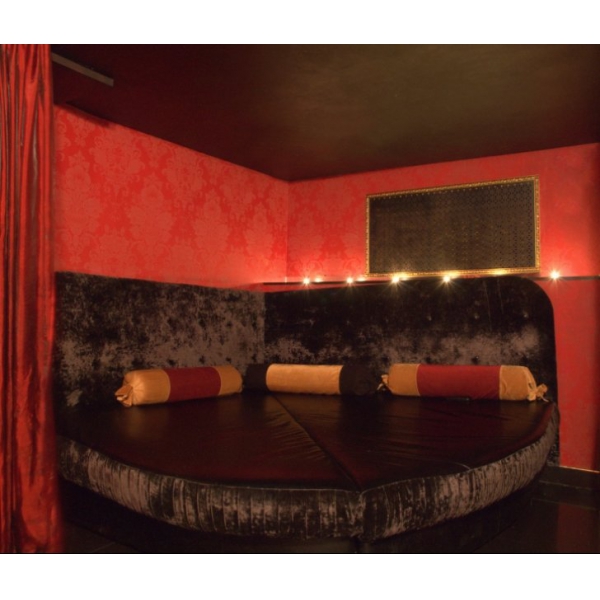 Ресторанный сервис бронирования столиков menu-rest.com - Интерьер ресторана "Зависть"