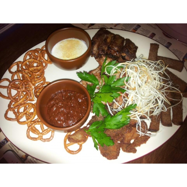 Ресторанный сервис бронирования столиков menu-rest.com - Интерьер ресторана "Jager Haus"