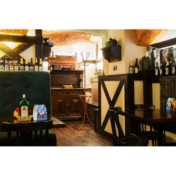 Ресторанный сервис бронирования столиков menu-rest.com - Интерьер ресторана "Jager Haus"