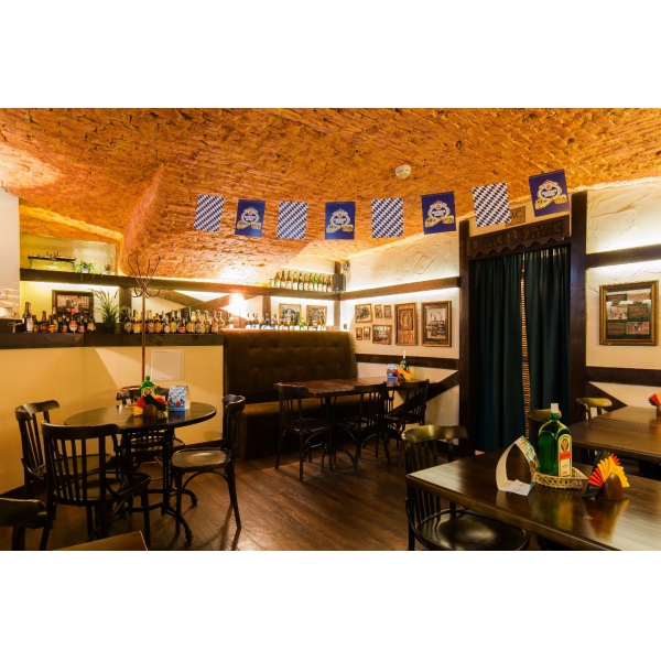 Ресторанный сервис бронирования столиков menu-rest.com - Интерьер ресторана "Jager Haus"