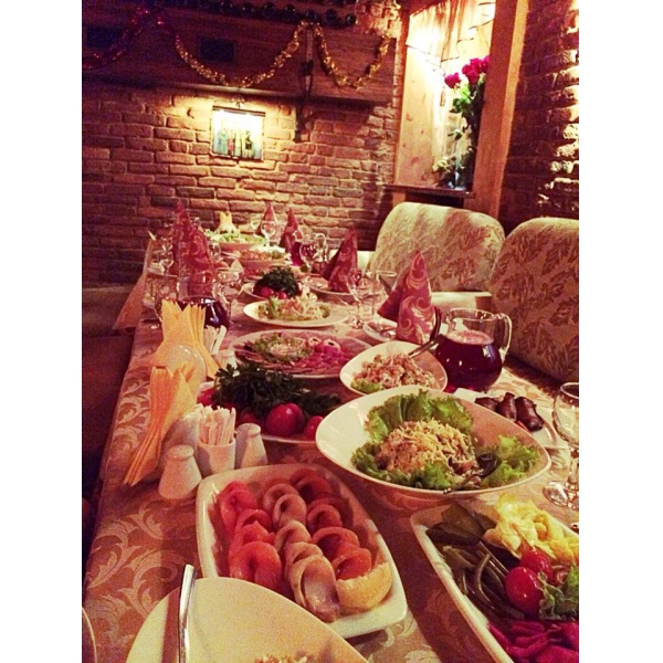 Ресторанный сервис бронирования столиков menu-rest.com - Интерьер ресторана "Изюм"