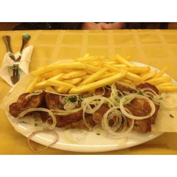 Ресторанный сервис бронирования столиков menu-rest.com - Интерьер ресторана "Старый двор"