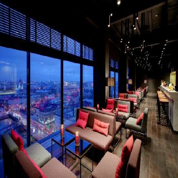 Ресторанный сервис бронирования столиков menu-rest.com - Интерьер ресторана "AZIMUT SKY Bar"