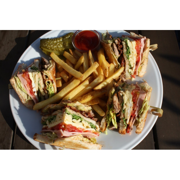 Ресторанный сервис бронирования столиков menu-rest.com - Интерьер ресторана "Карл и Фридрих"