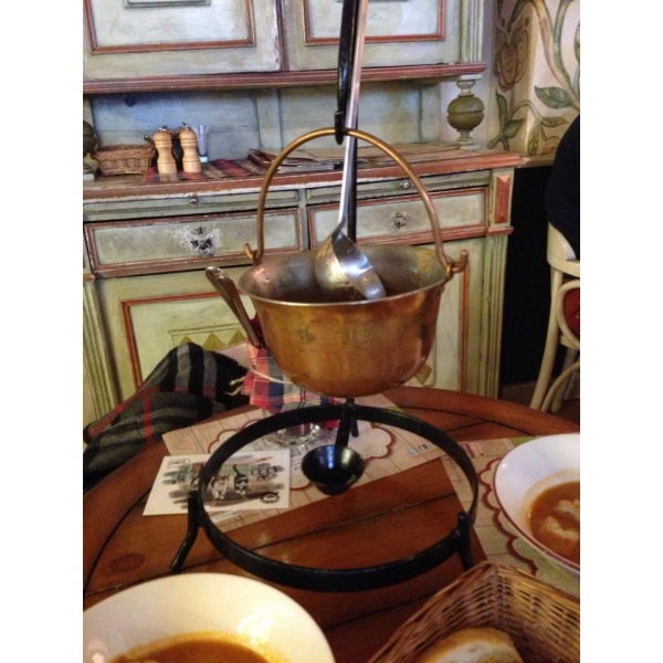 Ресторанный сервис бронирования столиков menu-rest.com - Интерьер ресторана "Гости"