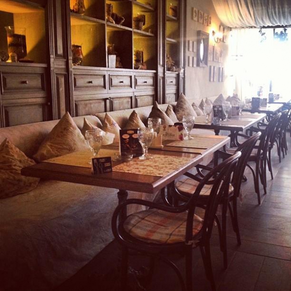 Ресторанный сервис бронирования столиков menu-rest.com - Интерьер ресторана "Плюшкин"