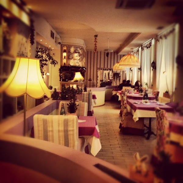 Ресторанный сервис бронирования столиков menu-rest.com - Интерьер ресторана "ДАЧА"