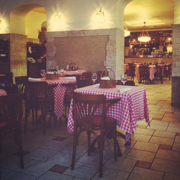 Ресторанный сервис бронирования столиков menu-rest.com - Интерьер ресторана "Mama Roma"