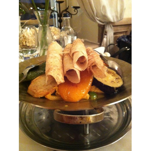 Ресторанный сервис бронирования столиков menu-rest.com - Интерьер ресторана "Миндаль cafe"