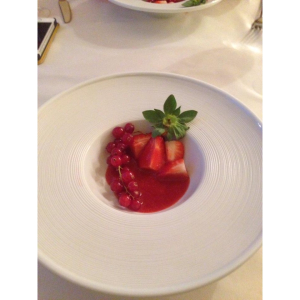 Ресторанный сервис бронирования столиков menu-rest.com - Интерьер ресторана "Миндаль cafe"