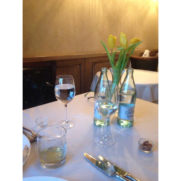 Ресторанный сервис бронирования столиков menu-rest.com - Интерьер ресторана "Миндаль cafe"