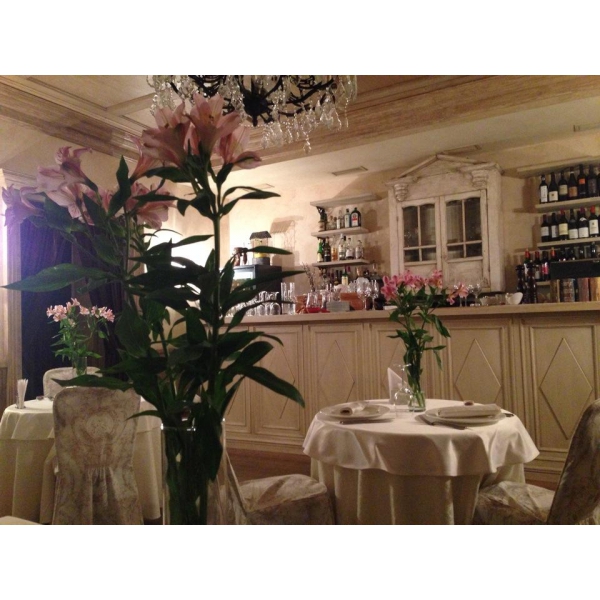 Ресторанный сервис бронирования столиков menu-rest.com - Интерьер ресторана "Миндаль cafe"