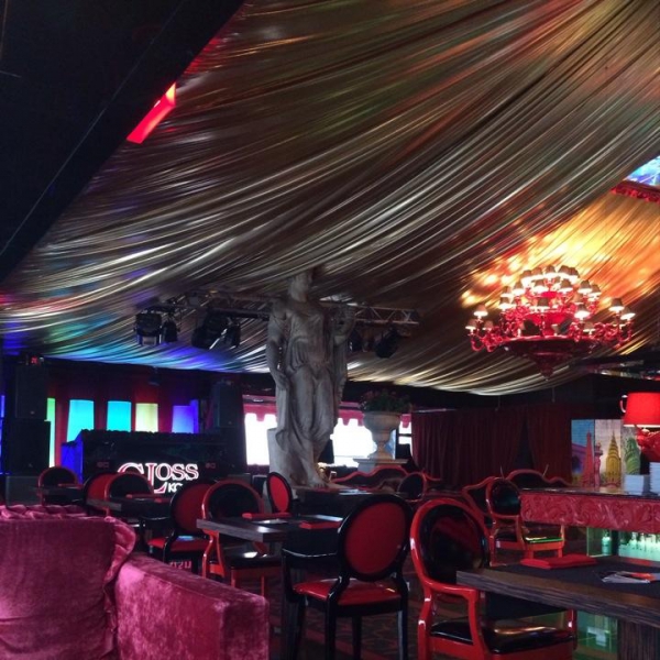 Ресторанный сервис бронирования столиков menu-rest.com - Интерьер ресторана "Gloss cafe"