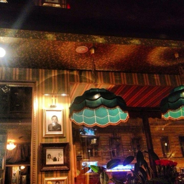 Ресторанный сервис бронирования столиков menu-rest.com - Интерьер ресторана "48 стульев"