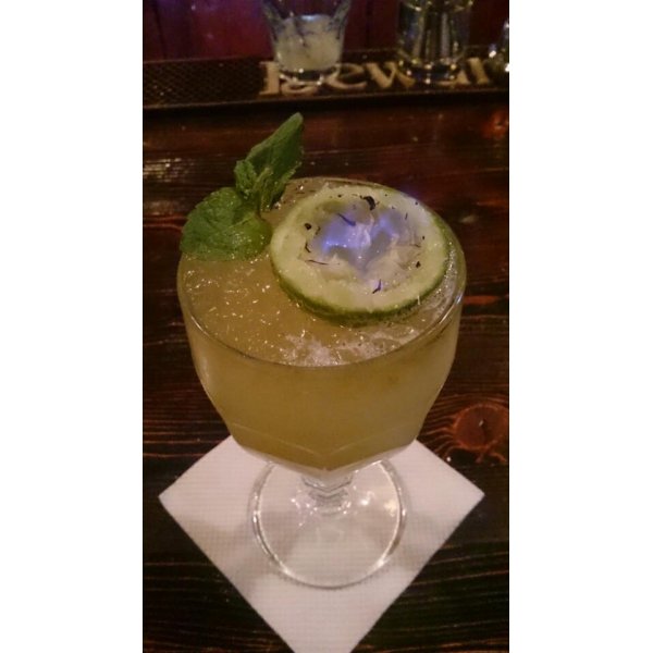 Ресторанный сервис бронирования столиков menu-rest.com - Интерьер ресторана "48 стульев"