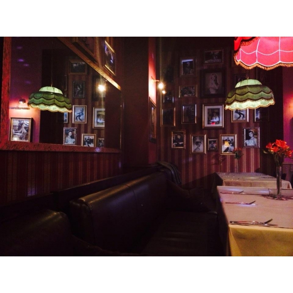 Ресторанный сервис бронирования столиков menu-rest.com - Интерьер ресторана "48 стульев"