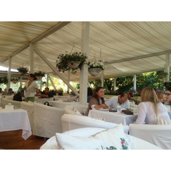 Ресторанный сервис бронирования столиков menu-rest.com - Интерьер ресторана "На речке"