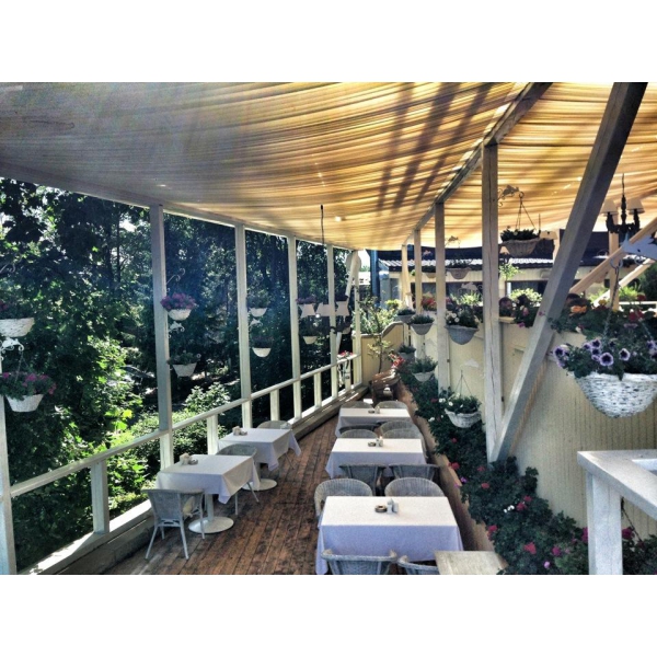 Ресторанный сервис бронирования столиков menu-rest.com - Интерьер ресторана "На речке"