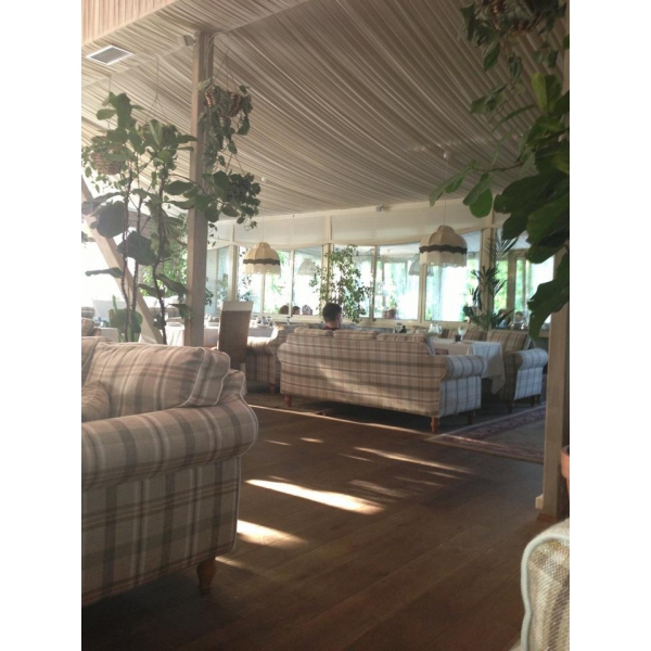 Ресторанный сервис бронирования столиков menu-rest.com - Интерьер ресторана "На речке"