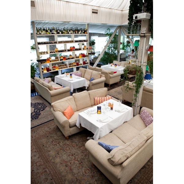 Ресторанный сервис бронирования столиков menu-rest.com - Интерьер ресторана "На речке"