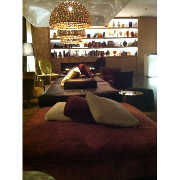 Ресторанный сервис бронирования столиков menu-rest.com - Интерьер ресторана "W St.Petersburg"