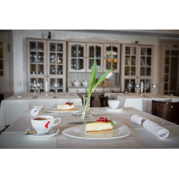 Ресторанный сервис бронирования столиков menu-rest.com - Интерьер ресторана "Арбат Норд"