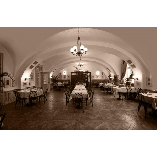 Ресторанный сервис бронирования столиков menu-rest.com - Интерьер ресторана "Русская Рюмочная №1"