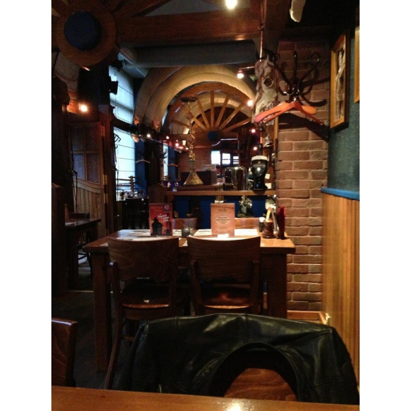 Ресторанный сервис бронирования столиков menu-rest.com - Интерьер ресторана "Монтана"